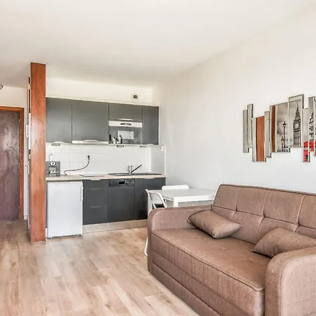 Apartman With Terrace And Garage In St-laurent *